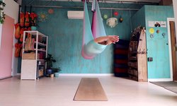 Aerial Yoga - Warm up Flow